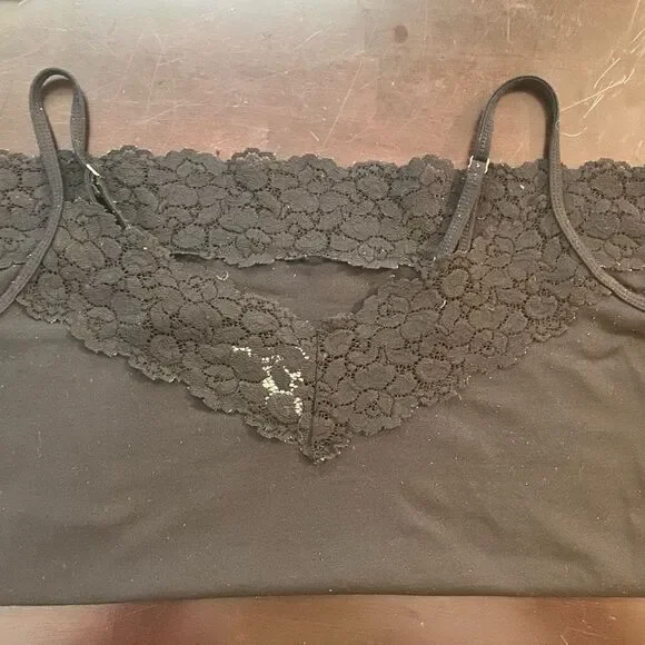 White House Black Market sz. M black wide lace trim Camisole w/adjustable straps - Picture 10 of 12